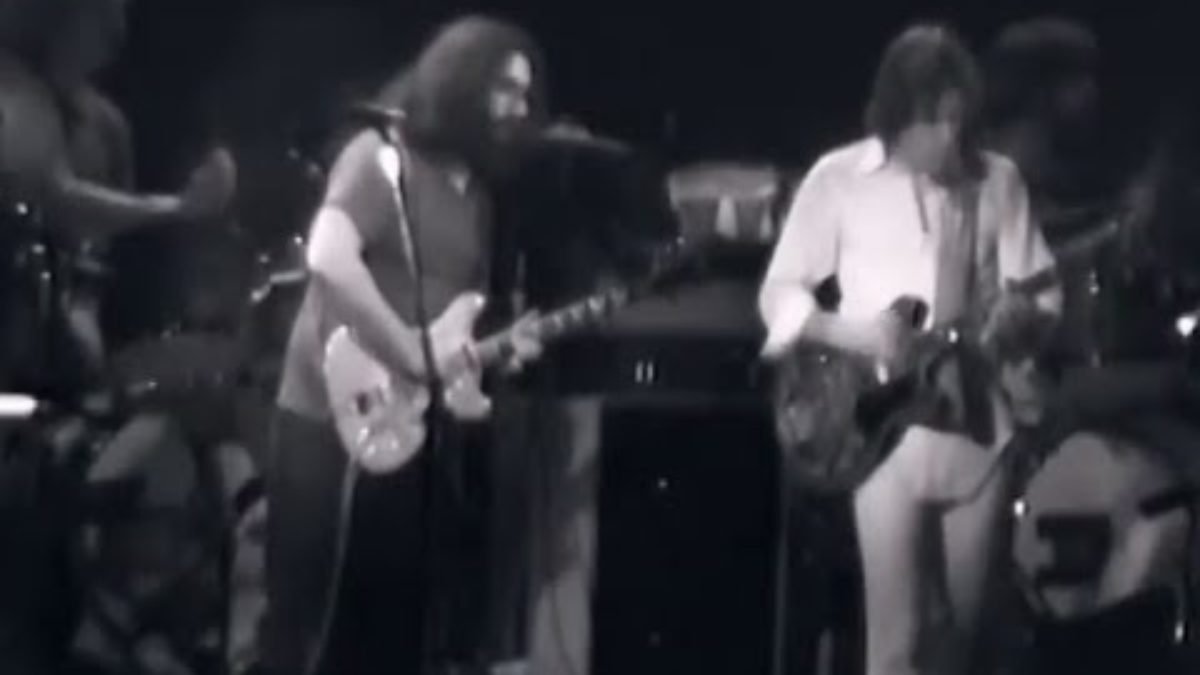 Grateful Dead - Mississippi Halfstep Uptown Toodleloo - 12/30/77 - Winterland (OFFICIAL)