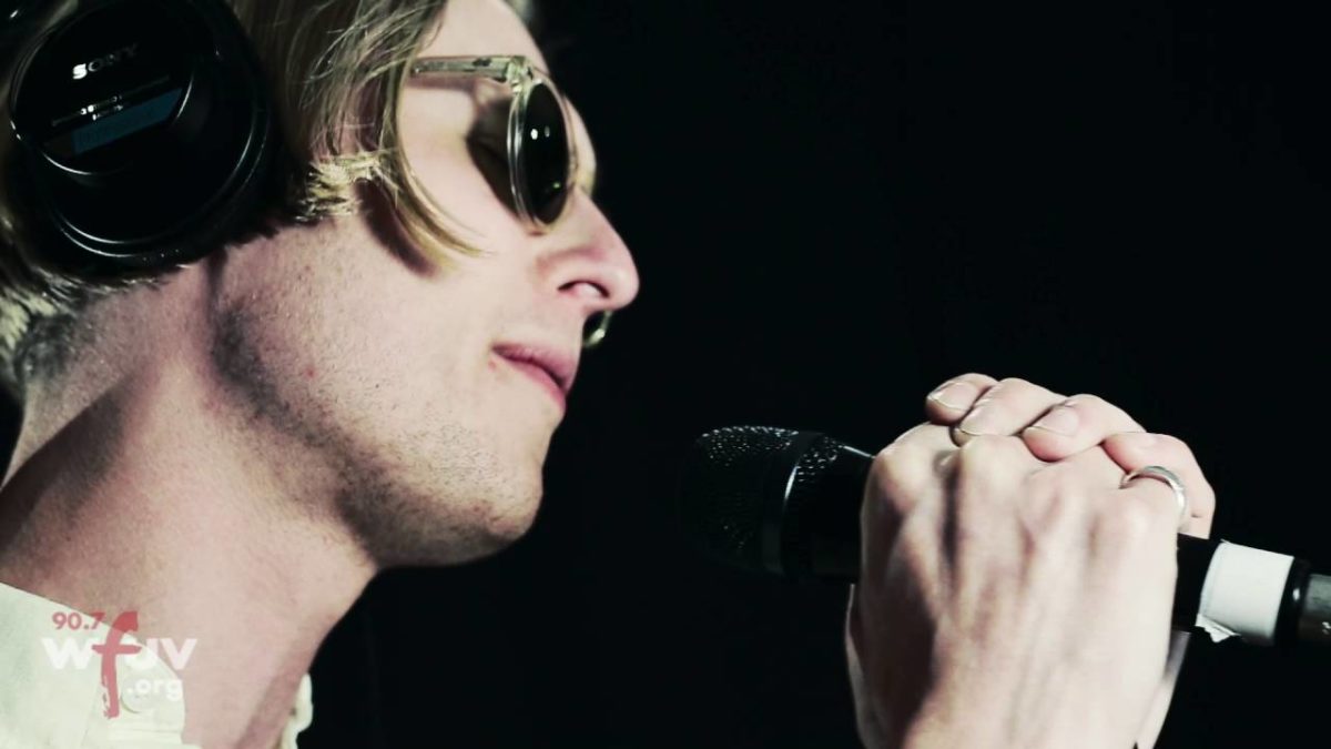 Eagulls - "Velvet" (Live at WFUV)