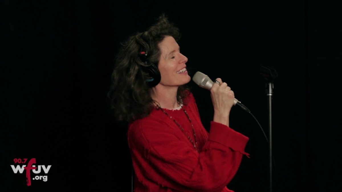 Edie Brickell & New Bohemians - "Ghost of a Dog" (Live at WFUV)