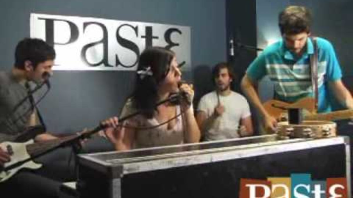Elizabeth & the Catapult "Taller Children" live at Paste