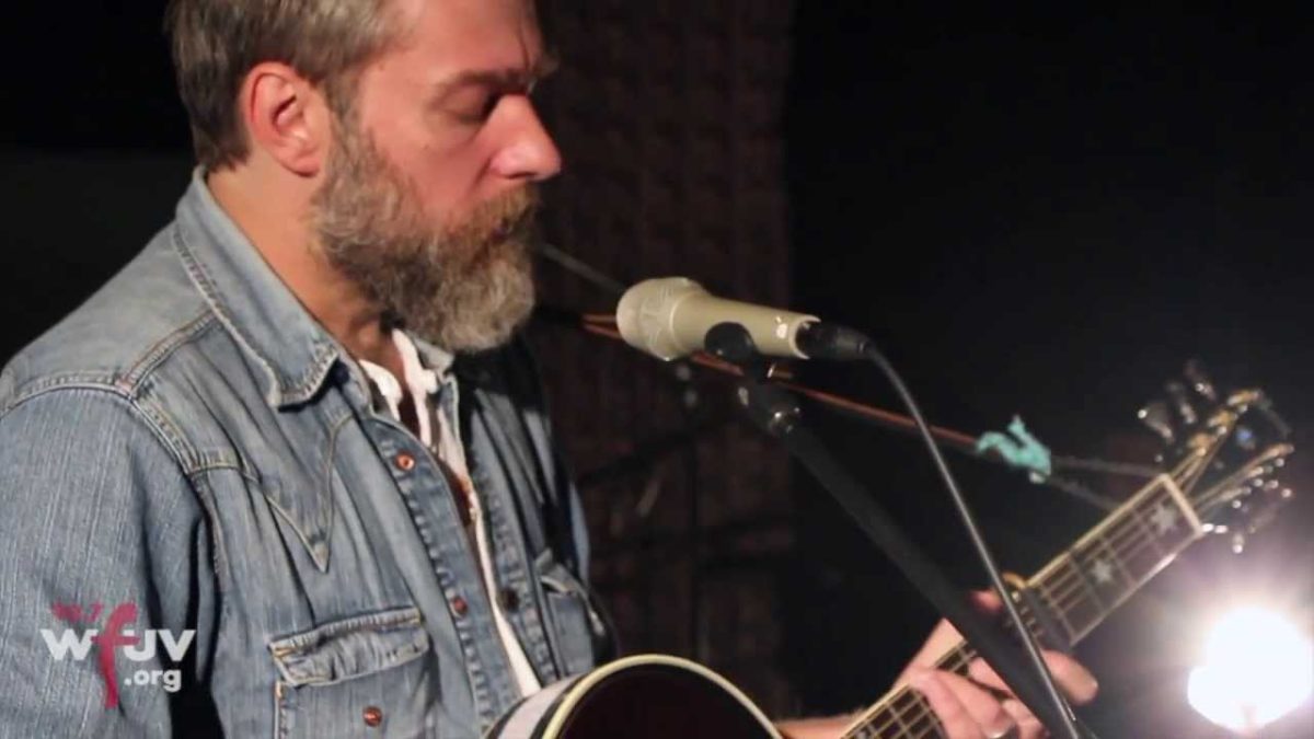 Ethan Johns - "The Roses on the Dead" (Live at WFUV)