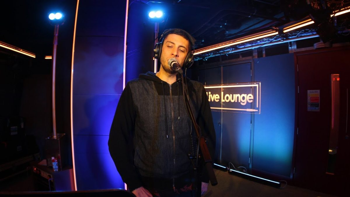 Example - Dark Horse in the BBC Radio 1 Live Lounge