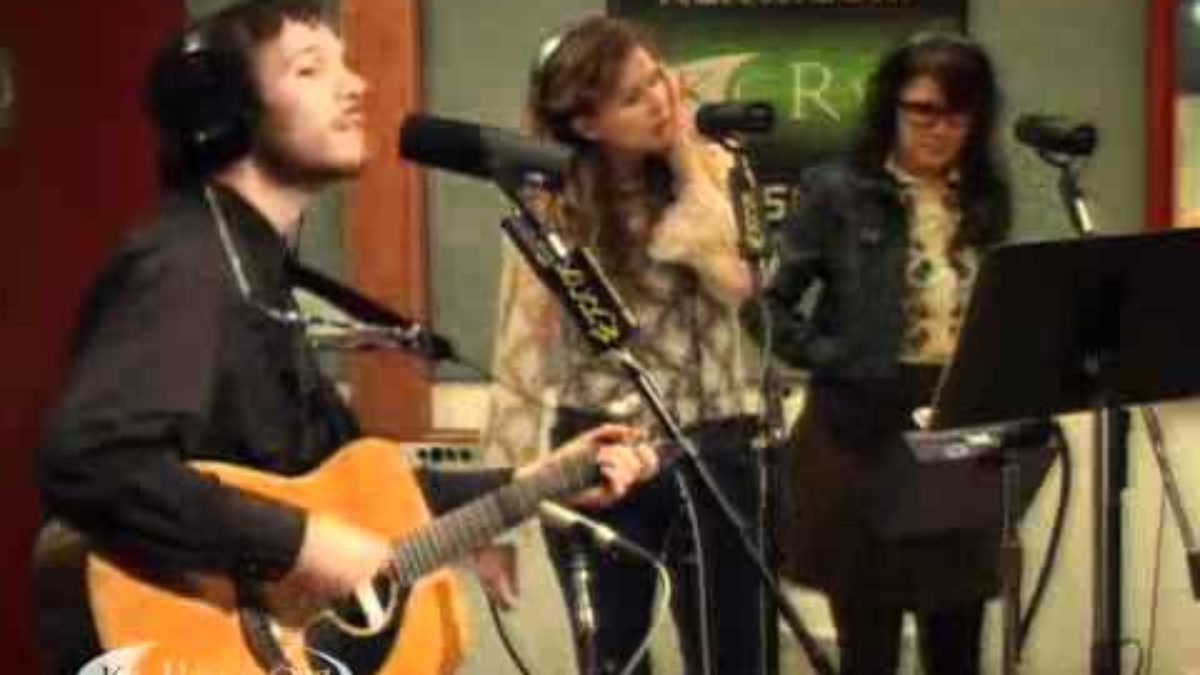Ferraby Lionheart performing "Harry And Bess" on KCRW