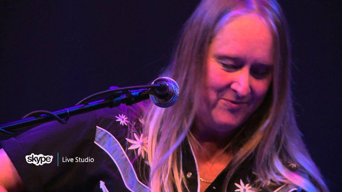 Fiona Boyes - Love Changing Blues (101.9 KINK)