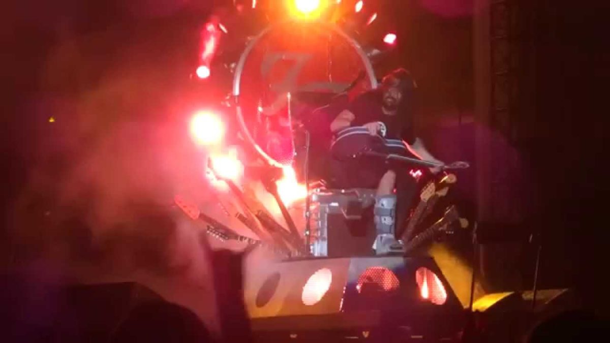 FOO FIGHTERS : Outside : {1080p HD} : Wrigley Field : Chicago, IL : 8/29/2015