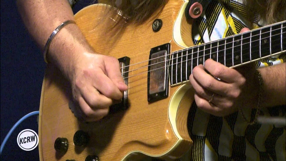 Fool's Gold performing "Another Sun" Live on KCRW