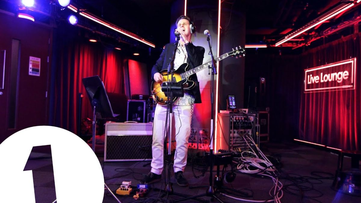 Foster The People cover Drake's Hold On We're Going (Live Lounge)
