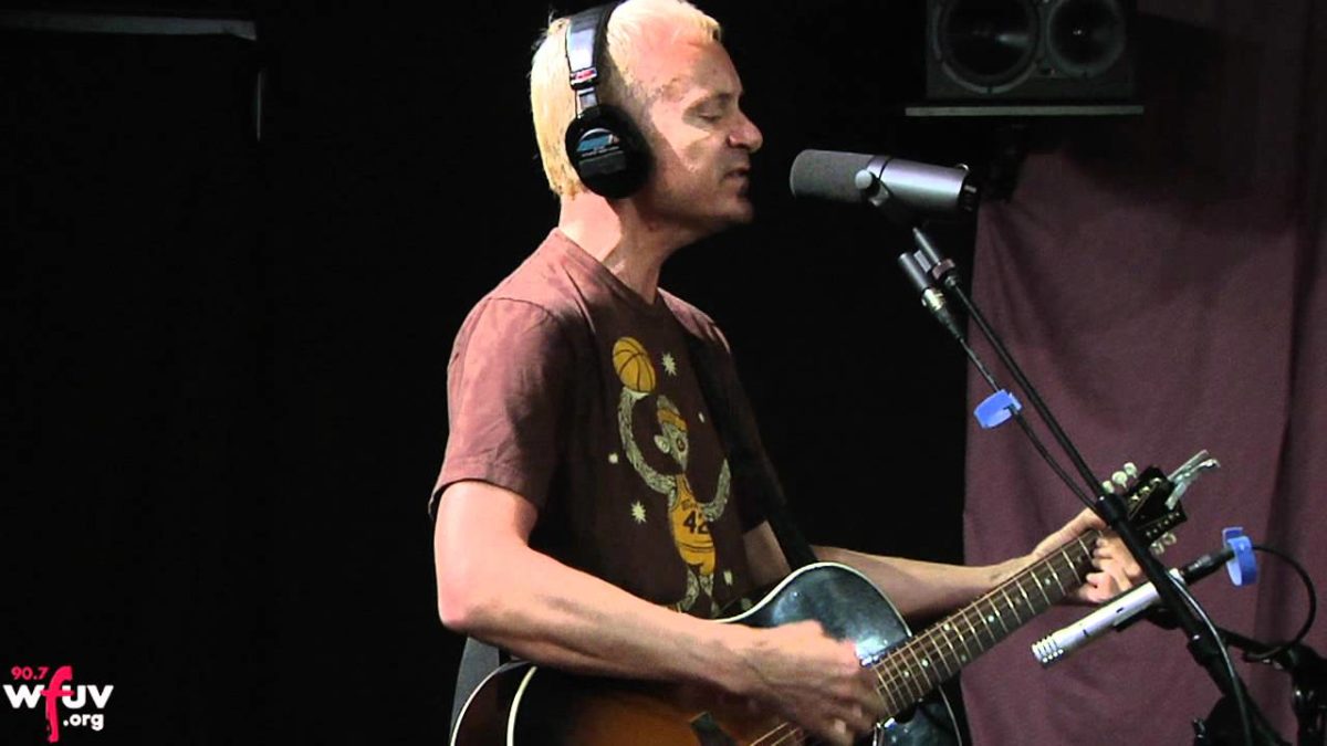 Fountains of Wayne - "Cemetery Guns" (Live at WFUV)