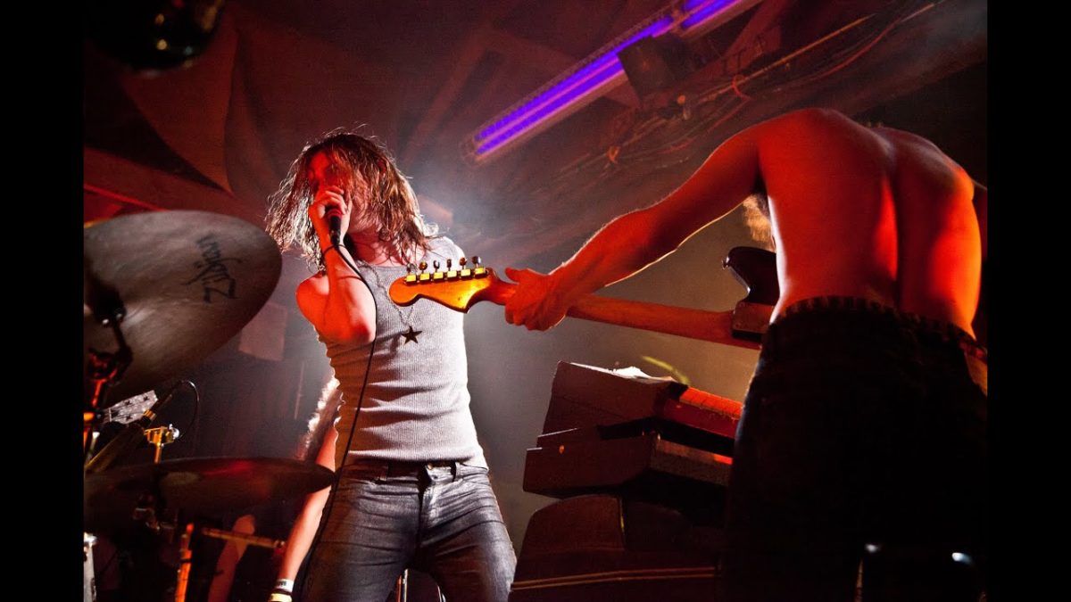 Foxygen - Cosmic Vibrations @Pickathon 2014 Galaxy Barn