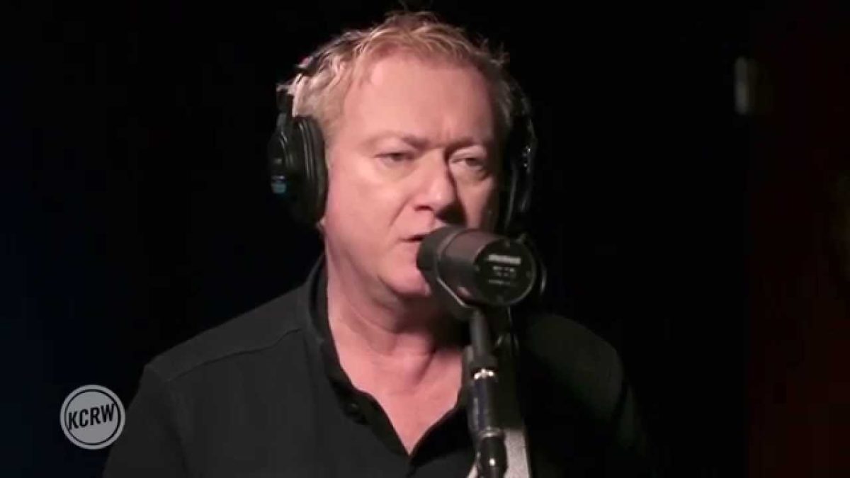 Gang of Four performing "Paralysed" Live on KCRW