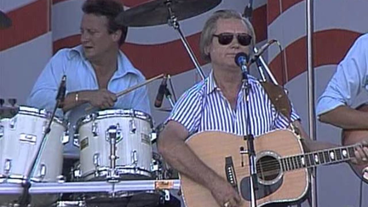 George Jones - He Stopped Loving Her Today (Live at Farm Aid 1986)