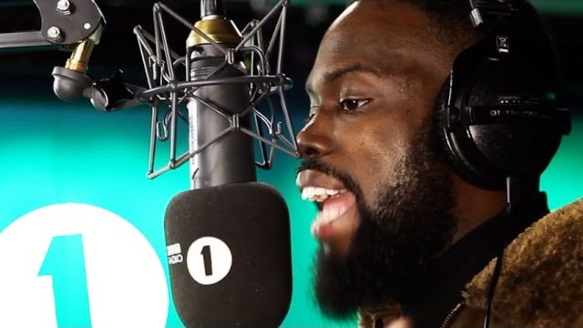 Ghetts freestyle session for Logan Sama
