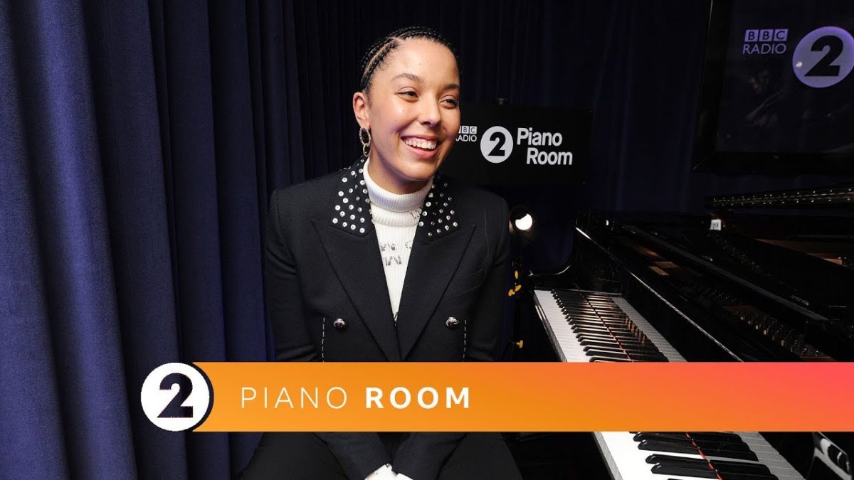 Grace Carter - Heal Me - Radio 2 Piano Room