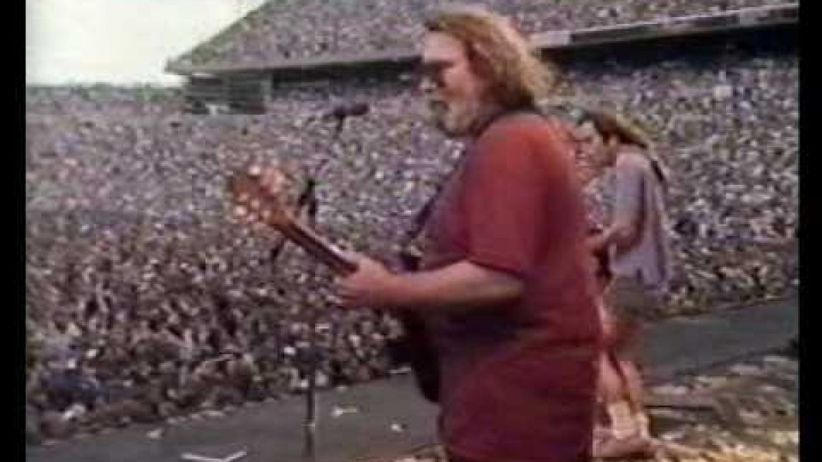 Grateful Dead Open 2nd Set with "Cold, Rain and Snow"