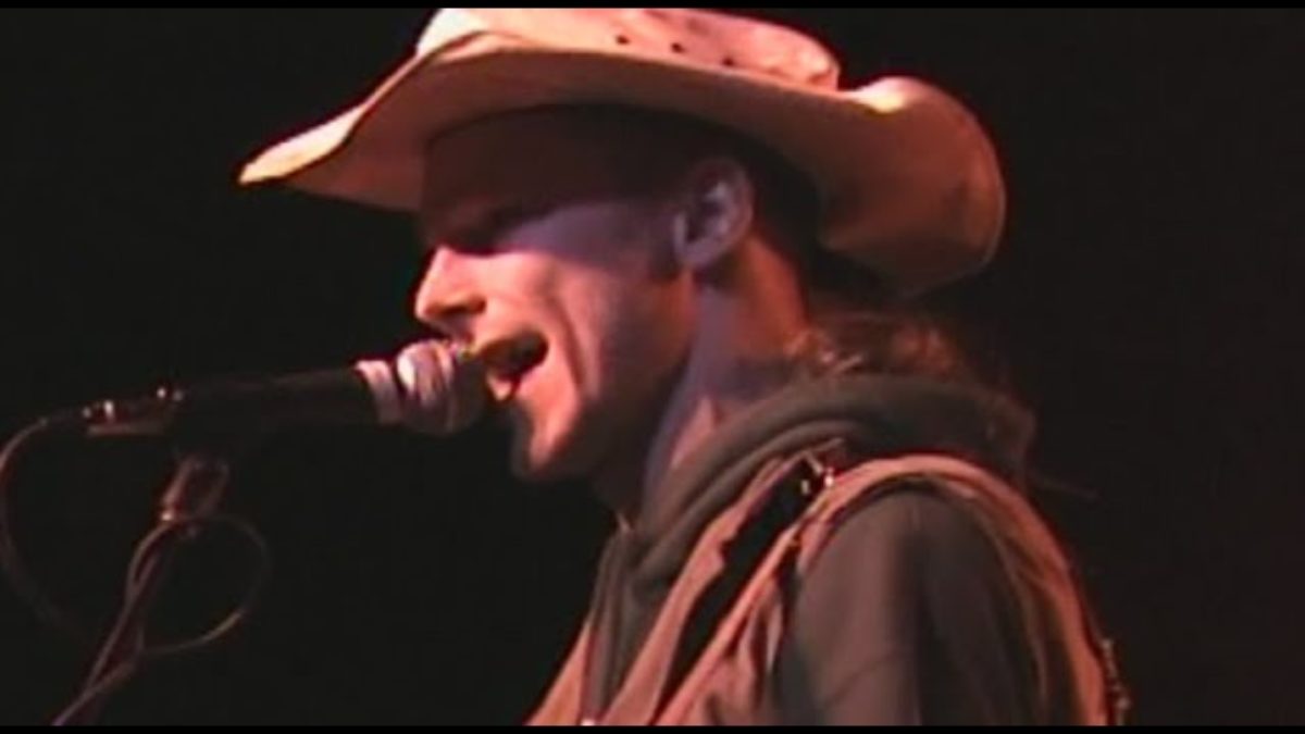 Hank Williams III: "Lovin' & Huggin'" Live 1/7/03 in Asheville, NC