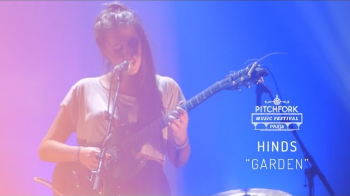 Hinds | “Garden” | Pitchfork Music Festival Paris 2015 | PitchforkTV