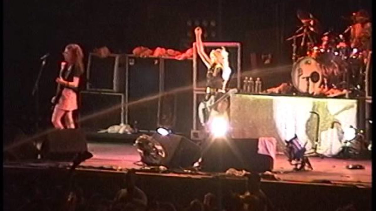 Hole - (Downey Stadium) Randall's Island,Ny 7.28.95 (LOLLAPALOOZA)