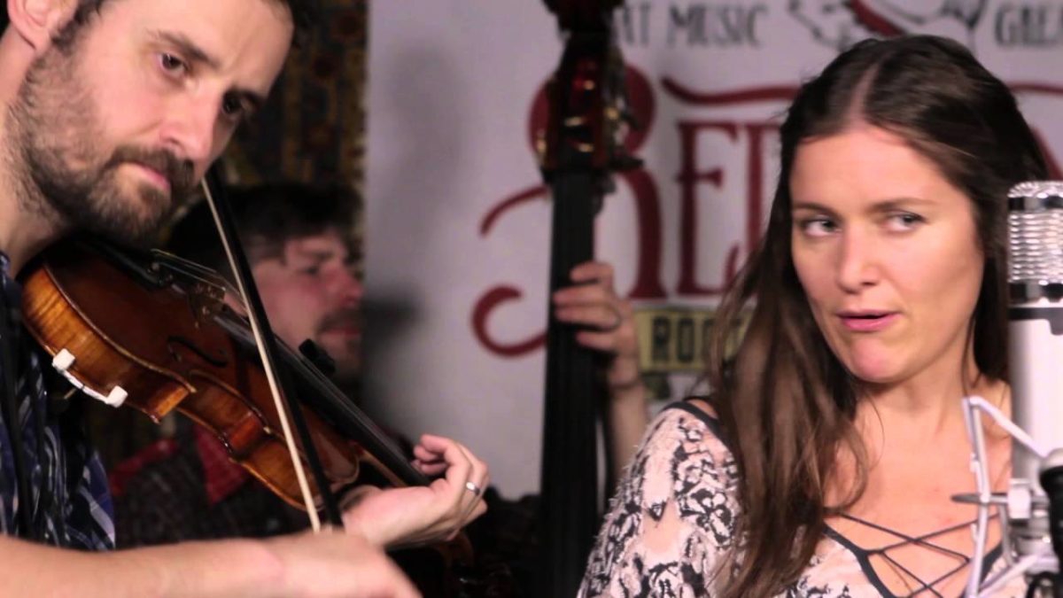 HOT CAN SESSION: I Draw Slow - "Goldmine" // The Bluegrass Situation