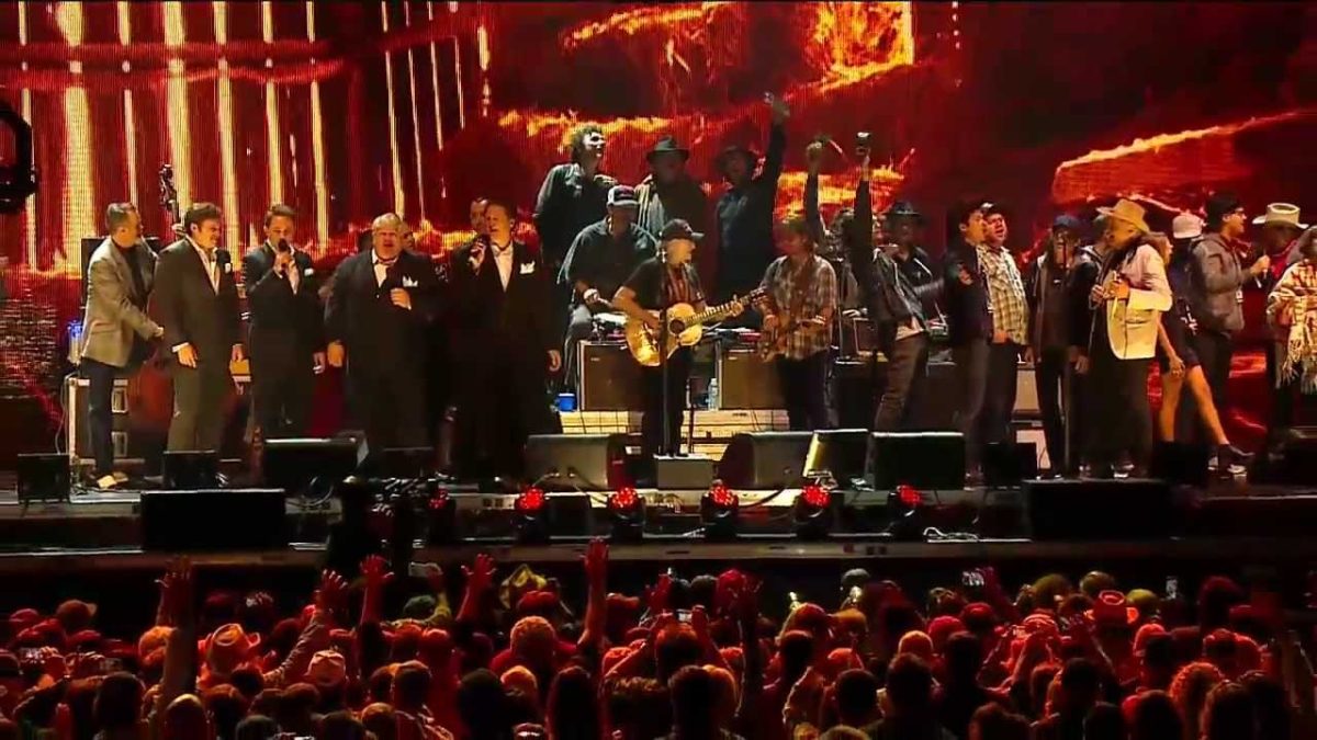 Willie Nelson - Will the Circle Be Unbroken? / I'll Fly Away (Live at Farm Aid 30)