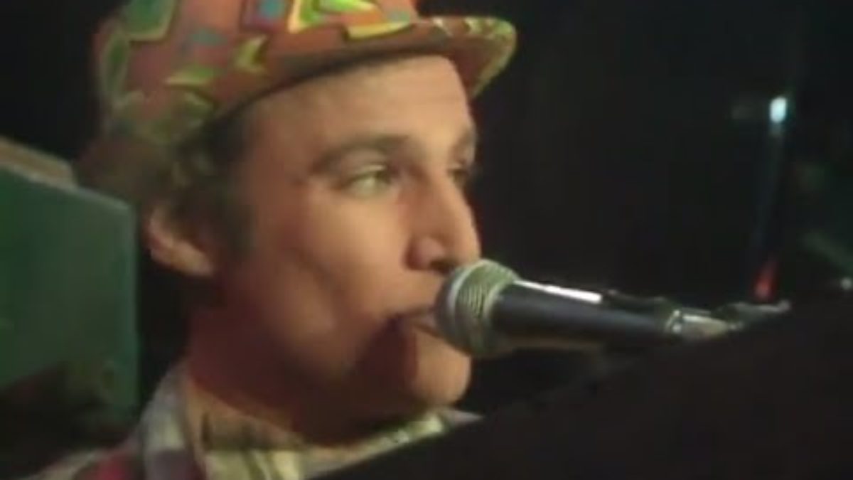 Uncle Floyd - I'm Going to Sit Right Down and Write Myself a Letter - 12/16/81 (OFFICIAL)