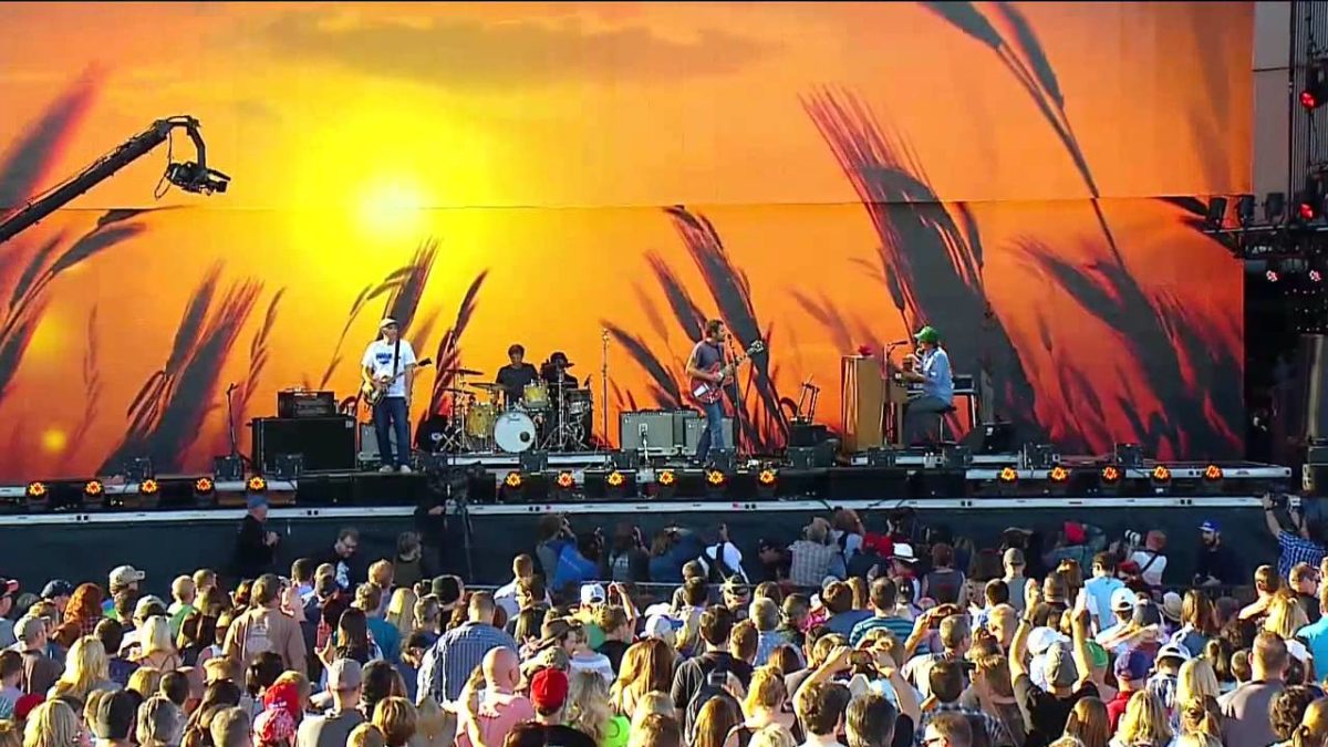 Jack Johnson - Bubble Toes / Not Fade Away (Live at Farm Aid 30)