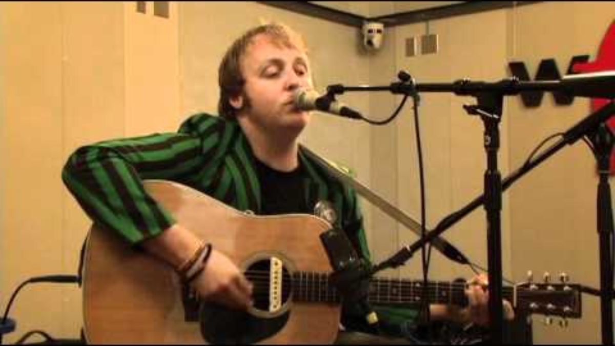 James McCartney - "Old Man" (Live at WFUV)