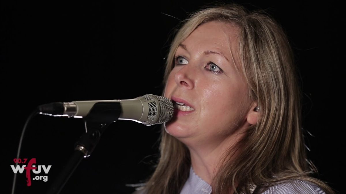 Jane Weaver - "Slow Motion" (Live at WFUV)