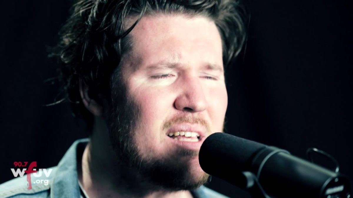 Jarryd James - "Give Me Something" (Live at WFUV)