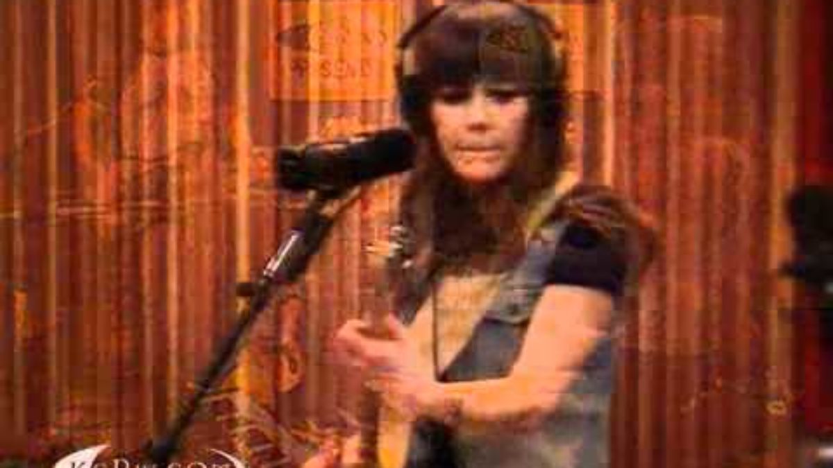 Jenny and Johnny performing "Just One Of The Guys" on KCRW