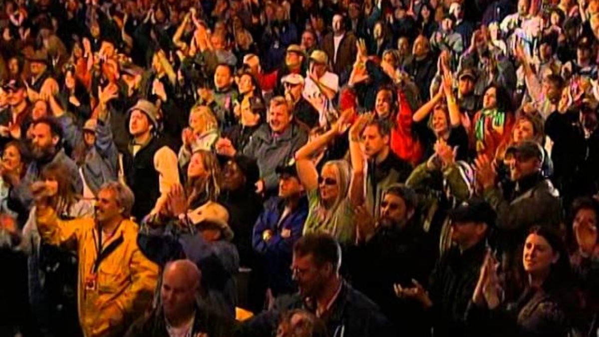 Jerry Lee Lewis - Great Balls of Fire (Live at Farm Aid 2004)