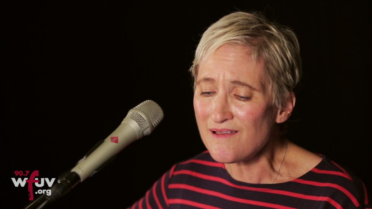 Jill Sobule - "I Don't Wanna Wake Up" (Live at WFUV)