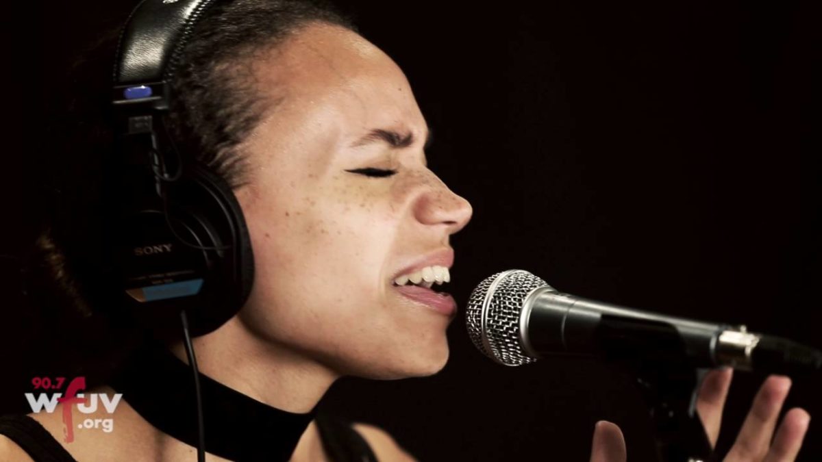 Jones - "Indulge" (Live at WFUV)