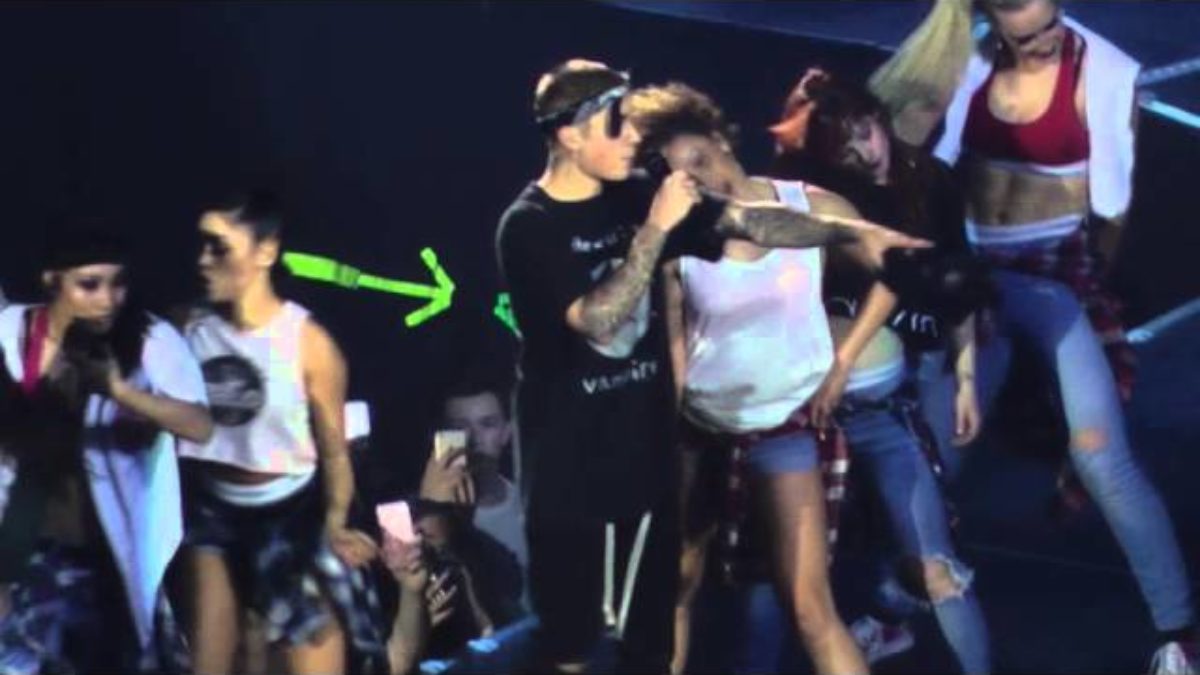Justin Bieber - Wishes Mom Happy Mother's Day/Baby (Philadelphia,Pa) 5.8.16