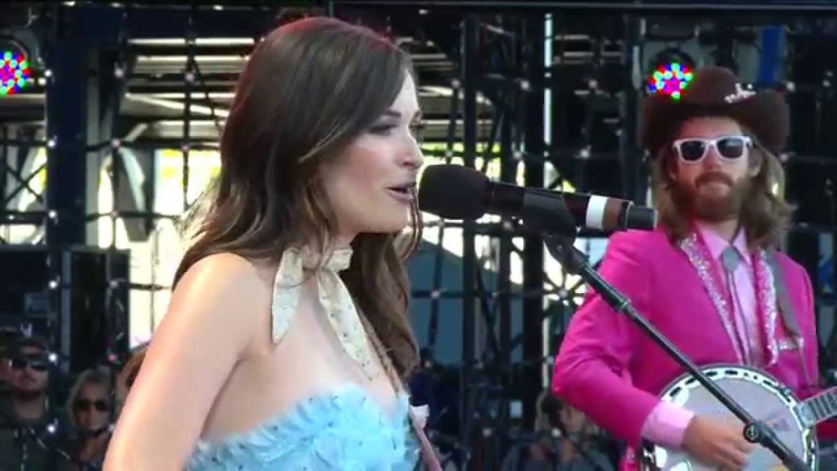 Kacey Musgraves - Dime Store Cowgirl (Live at Farm Aid 30)