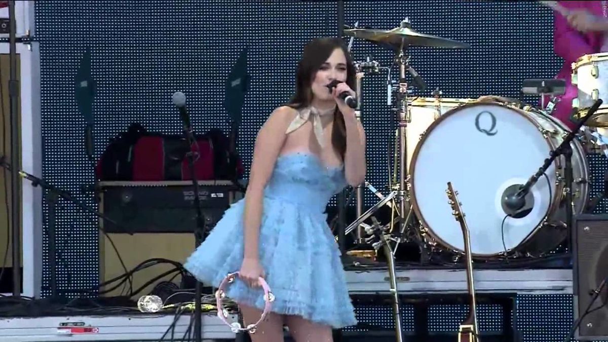 Kacey Musgraves - These Boots Are Made for Walkin' (Live at Farm Aid 30)