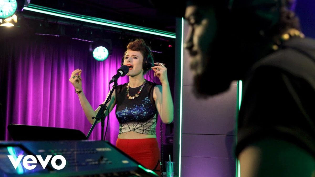 Kiesza - No Enemiesz in the Live Lounge
