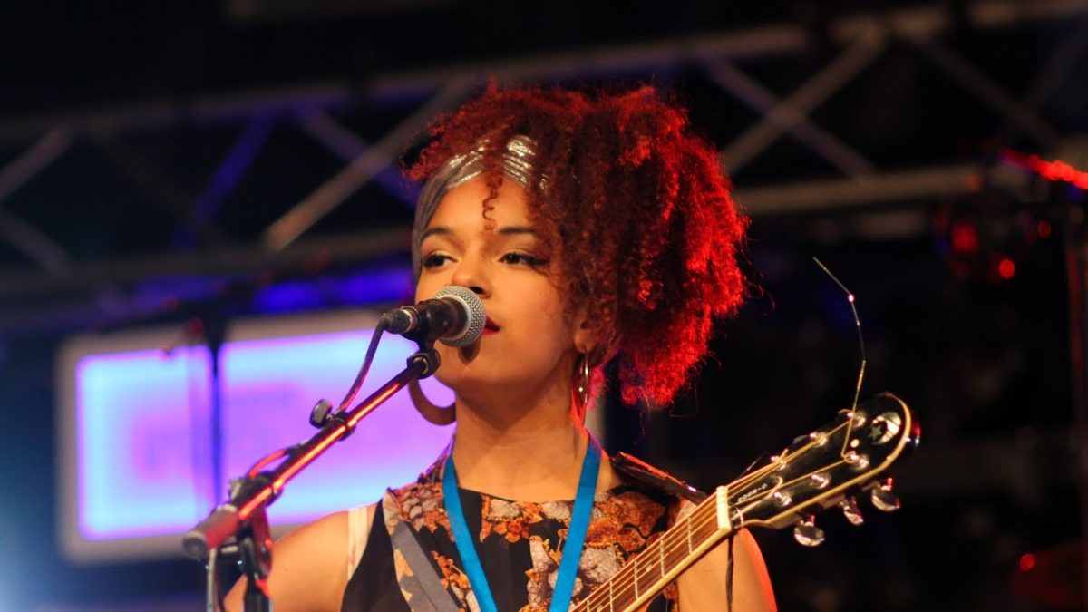 Kizzy Crawford - Caer O Feddyliau at Glastonbury 2014