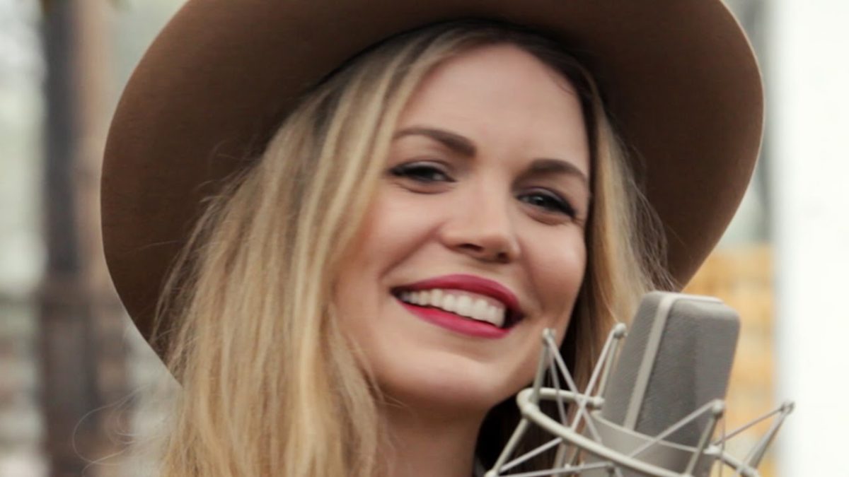 Kristin Diable - Hold Steady - 3/20/15 - Riverview Bungalow (OFFICIAL)