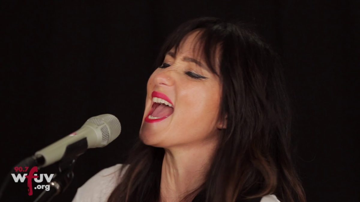KT Tunstall - "Black Horse and The Cherry Tree" (Live at WFUV)