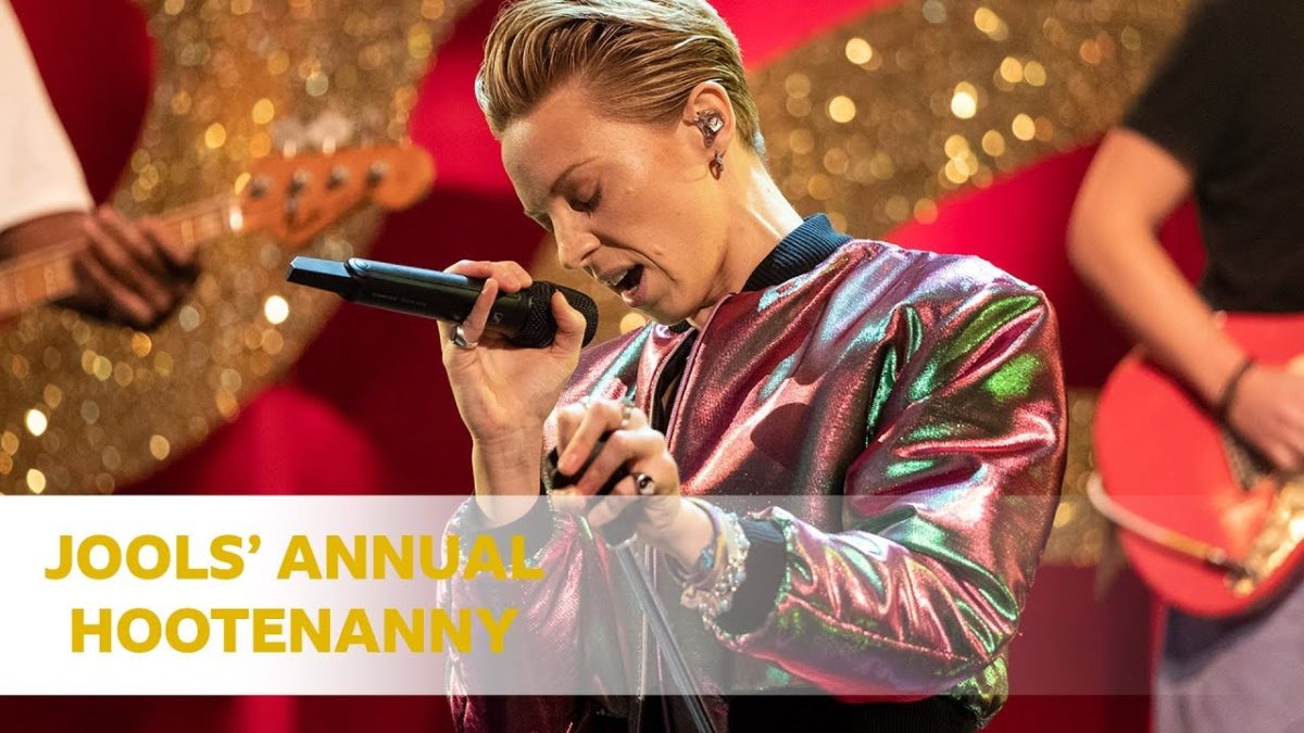 La Roux - International Woman of Leisure (Jools' Annual Hootenanny)
