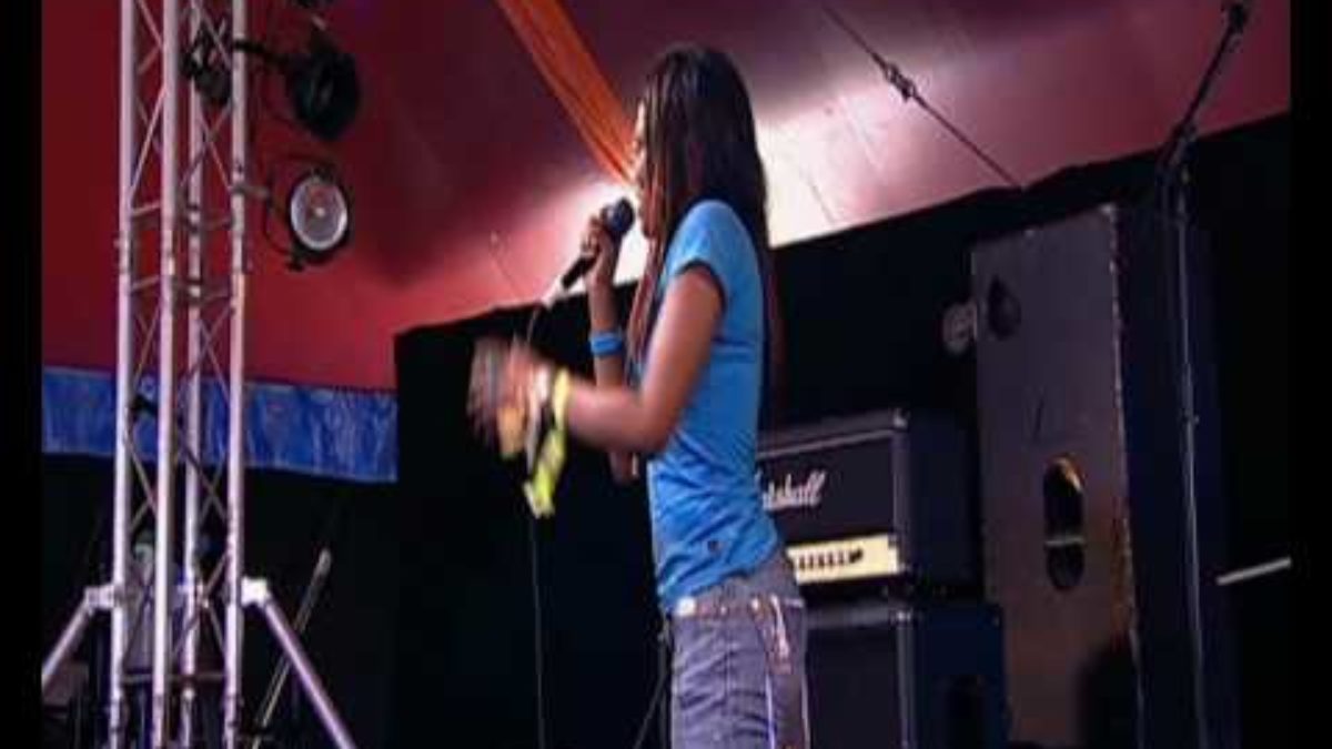 Lady Leshurr - Bashgrime / Krump (BBC Introducing stage at Glastonbury 2010)