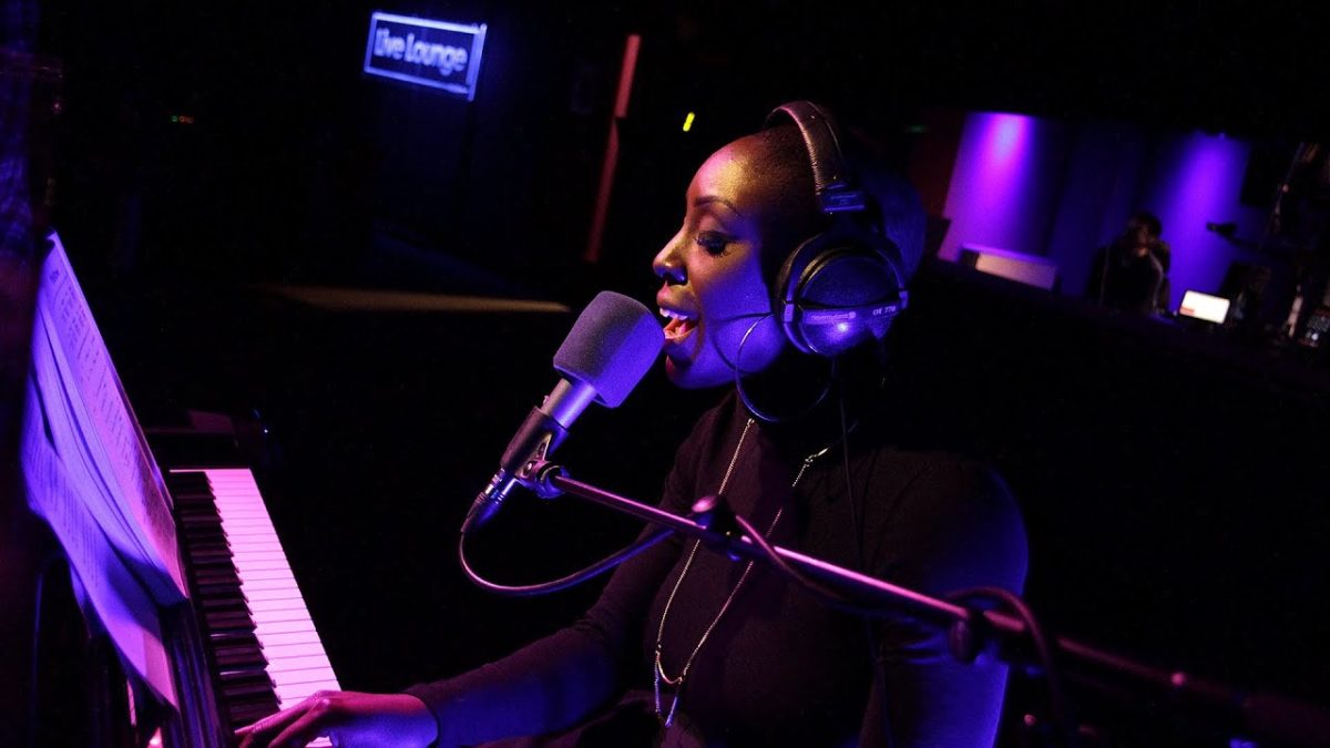 Laura Mvula - Yellow in the Live Lounge