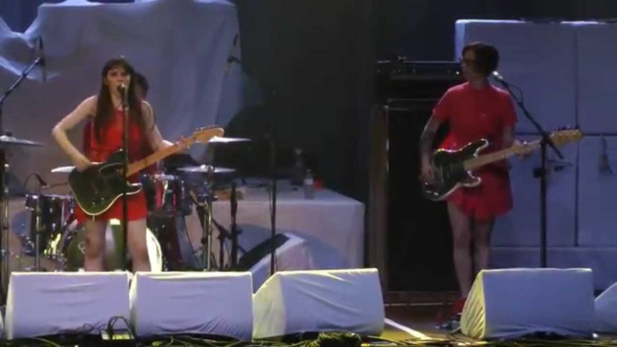 Le Butcherettes - (Philadelphia,Pa) 5.15.15 (Clip)
