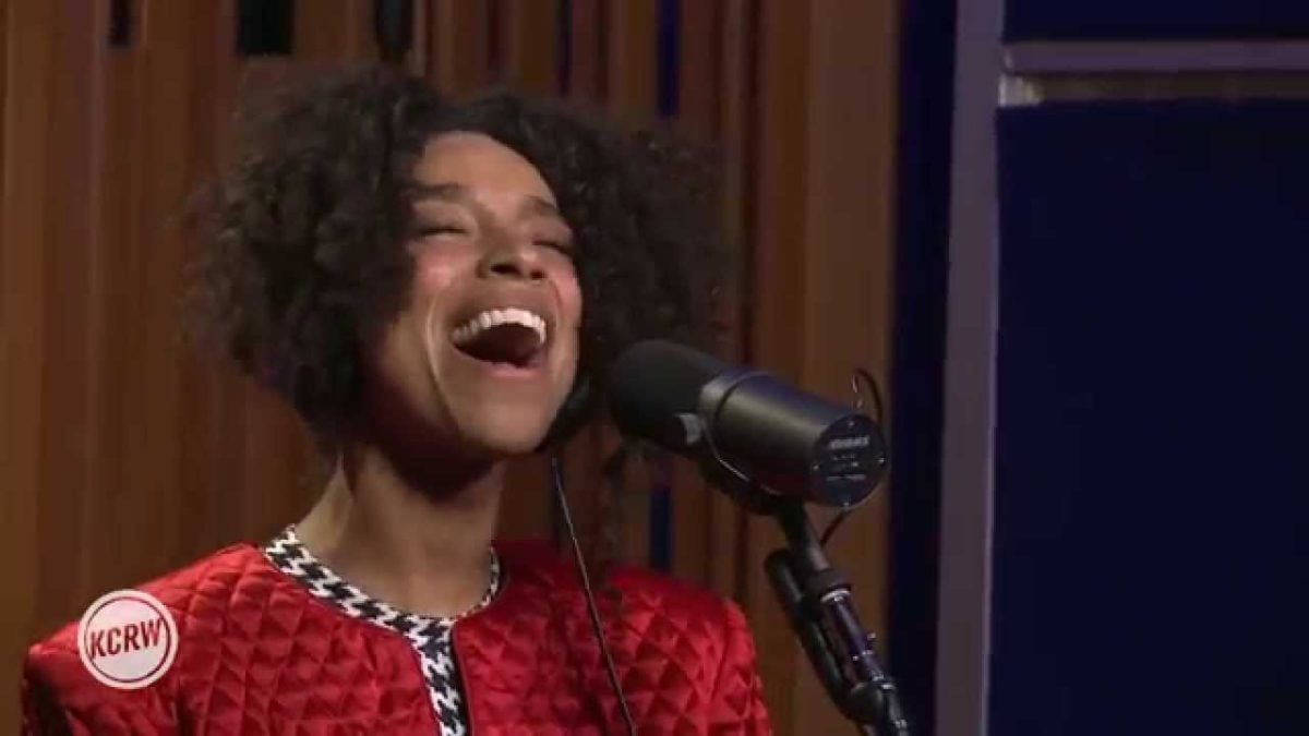 Lianne La Havas performing "Green & Gold" Live on KCRW