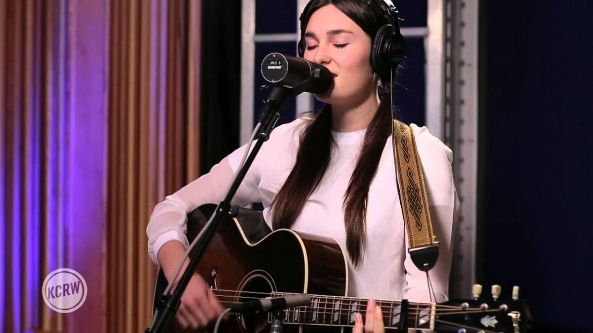 Lisa Mitchell performing "Wah Ha" Live on KCRW