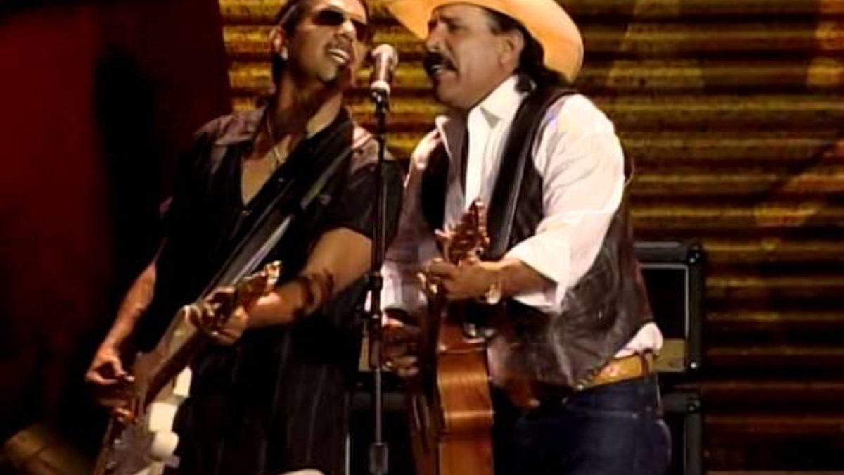 Los Lonely Boys feat Willie Nelson - Outlaws (Live at Farm Aid 2006)