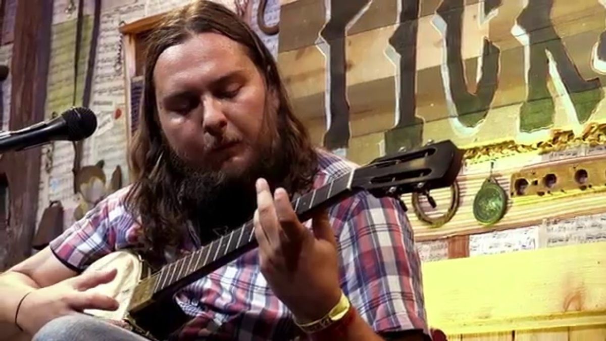 Lucky Barn (S02E05) - Nathan Bowles - I Miss My Dog @Pickathon