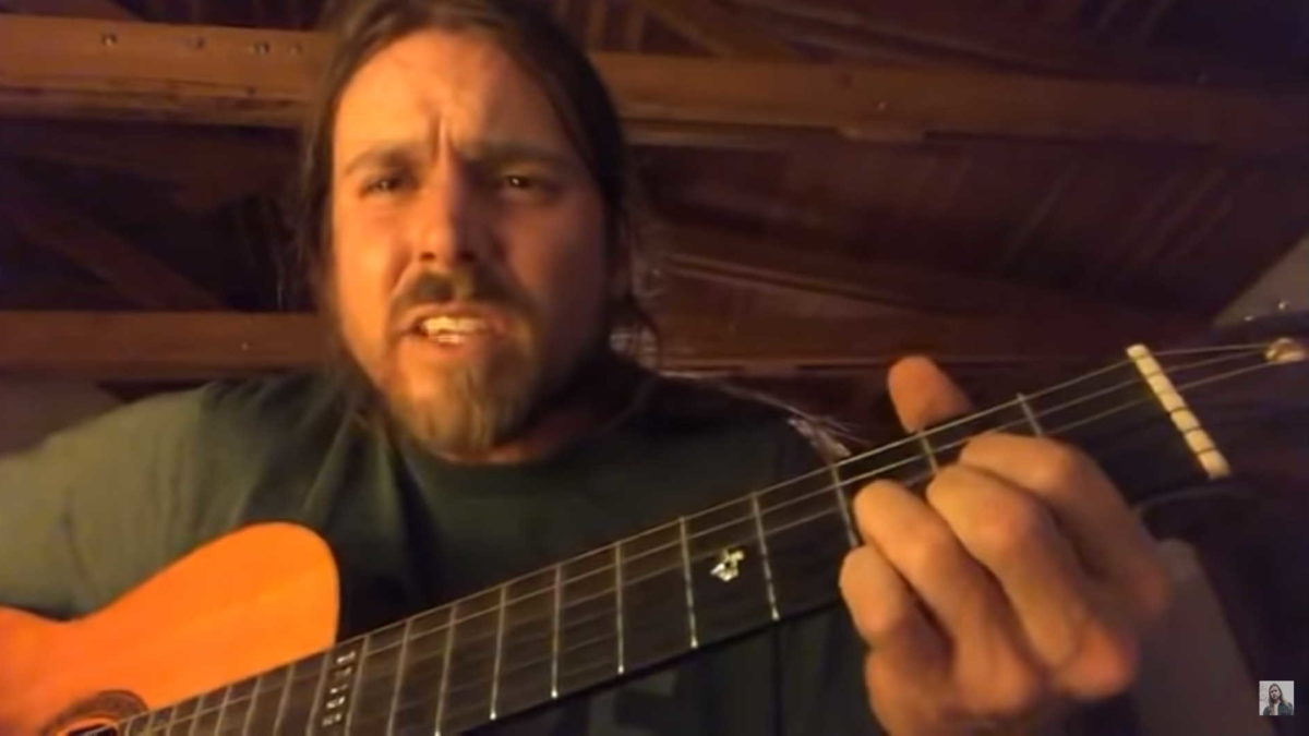 Lukas Nelson Covers Tyler Childers For ‘Quarantunes Evening Session’