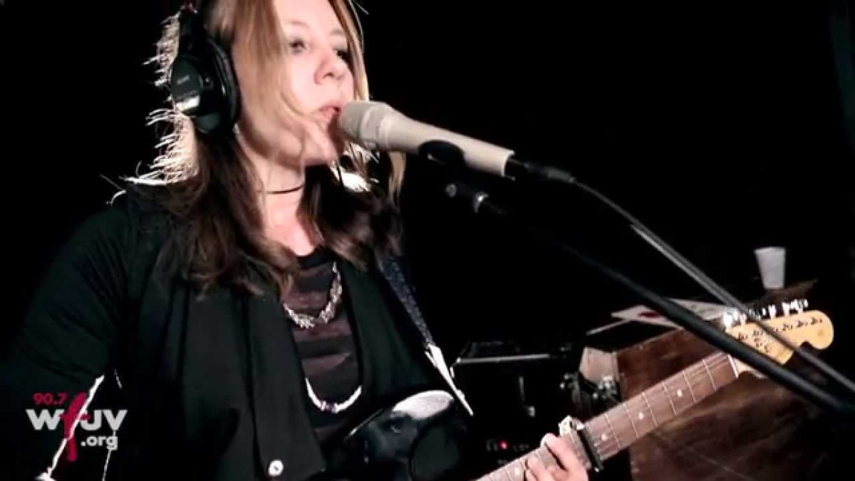 Lyla Foy - "Honeymoon" (Live at WFUV)