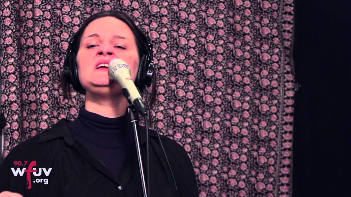 Madeleine Peyroux - "Desperadoes Under The Eaves" (Live at WFUV)